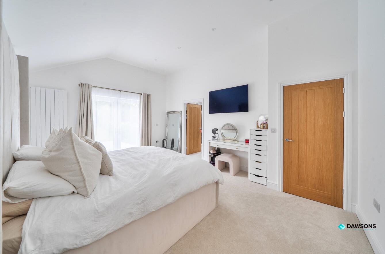 Trosserch Road, Llangennech, Llanelli, SA14 8AX